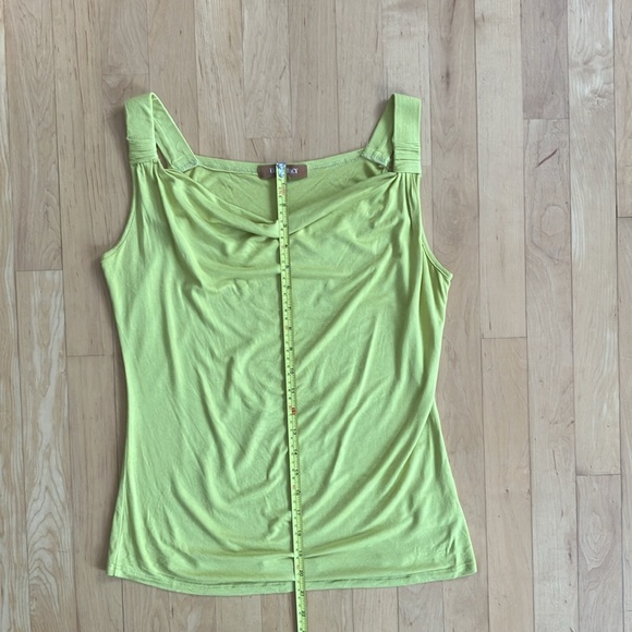 2/$20 Yellowy-green Ellen Tracy draped tank top Medium - Picture 4 of 10